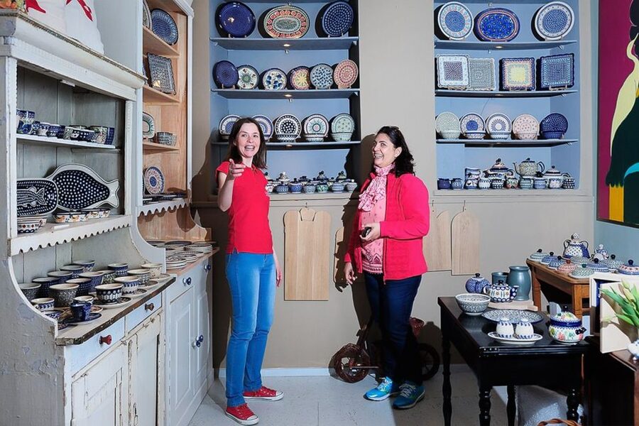 Krakow: Private Shopping Tour with Snacks and Beer Tasting - Coffee, cake, and a hands-on amber lesson