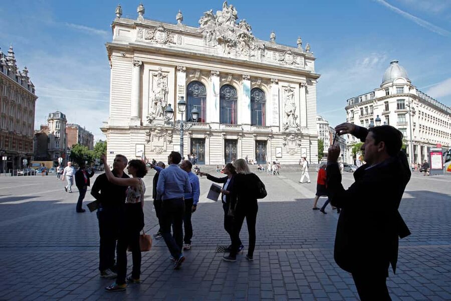 Lille: Scavenger hunt and beer tasting in Old Lille - Weather, walking, and accessibility