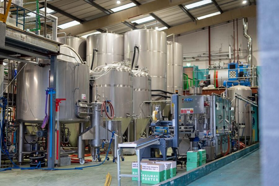 London: Craft Brewery Tour with Tasting of 4 Beers - Four beers on the mezzanine terrace