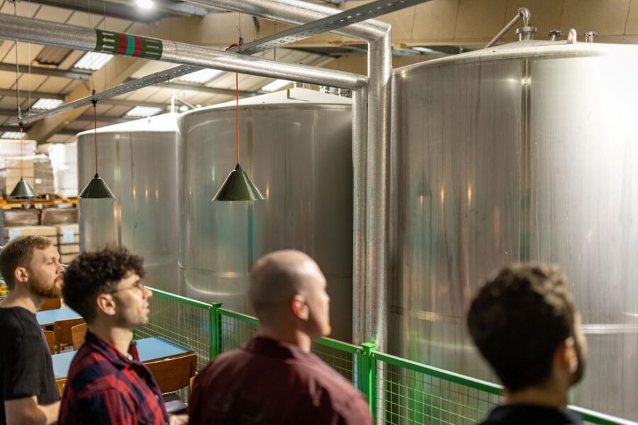 London: Craft Brewery Tour with Tasting of 4 Beers - The taproom after the tour