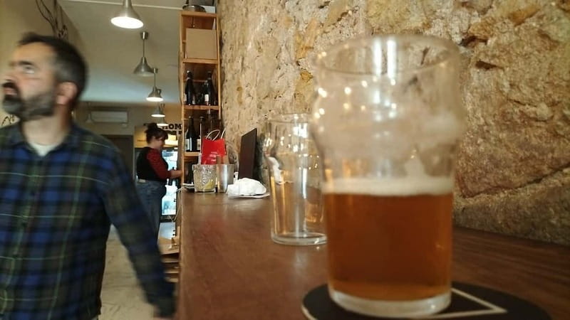 MADRID: CRAFT LOCAL BEER TOUR (Real Flavor of Madrid) - Comparing Madrid brews from stop to stop