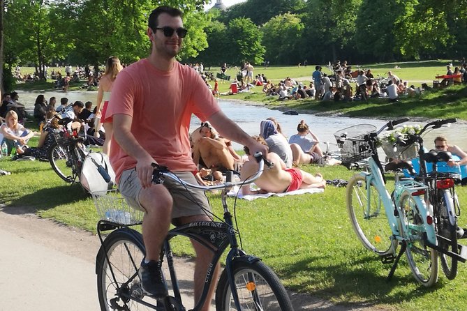Mini Classic Bike Tour @ 4pm incl. Beer Garden & Surfers 2,5 hrs - Meeting at Marienplatz and getting fitted