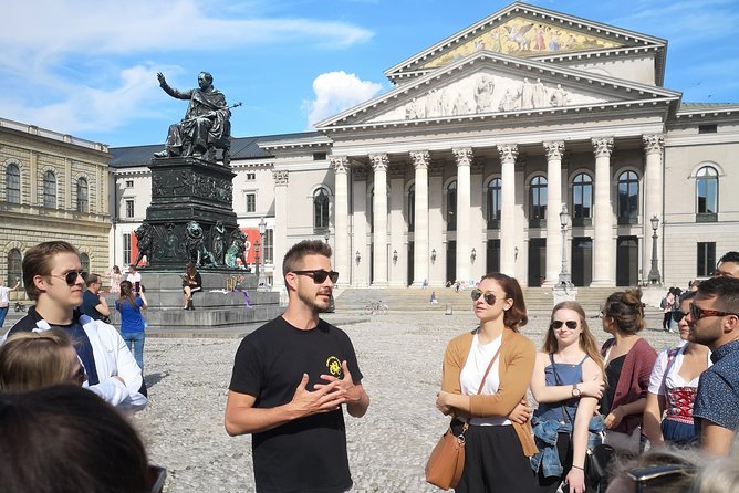 Mini Classic Bike Tour @ 4pm incl. Beer Garden & Surfers 2,5 hrs - Odeonsplatz and the Theatine Church