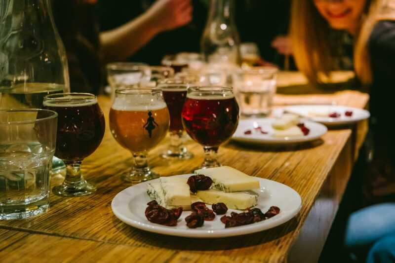 Montreal Old Port: Craft Brewery and Beer Tasting Tour - Finishing with beers and cheese at Les Soeurs Grises