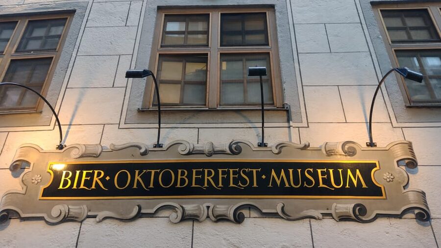 Munich: Bavarian Beer Walking Tour with Samples - What the $56 price really buys