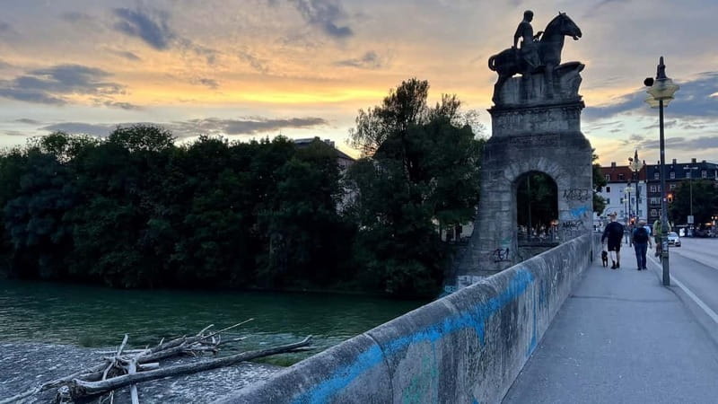 Munich: Guided Craft Beer & Cultural Tour With Snack - What the reviews tell you about the guide
