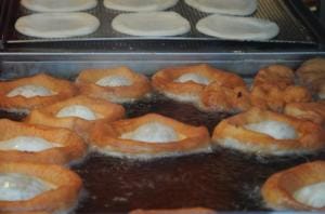 Munich: Guided Food Walking Tour with Beer Tasting - Walking through medieval Munich to Viktualienmarkt