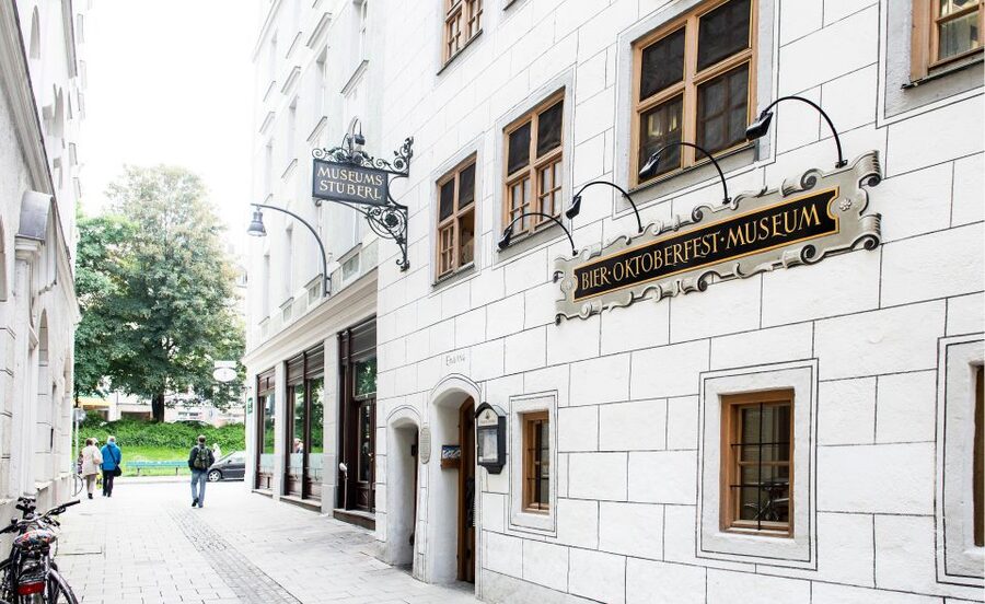 Munich: Guided Food Walking Tour with Beer Tasting - What the $672 price really means