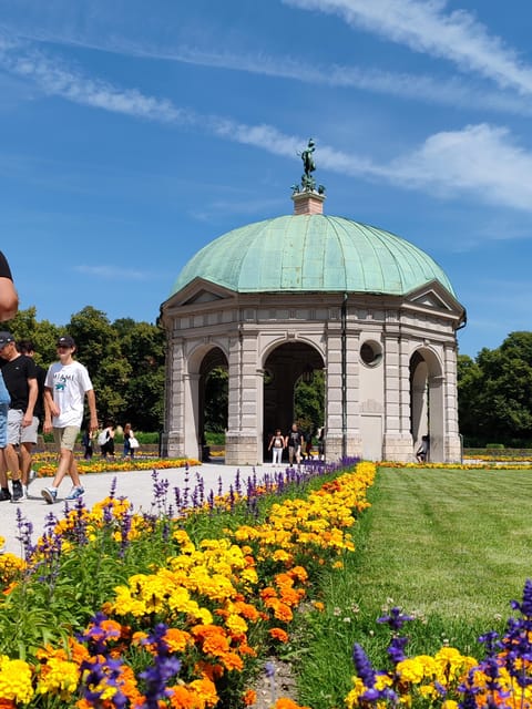 Munich: Mini Classic Bike Tour with Beer Garden Stop at 4 PM - What $41 Buys You