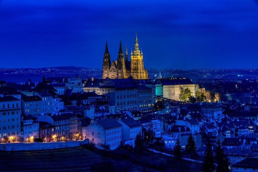 Night tour: Dark Side of Prague with Craft Beer - What the guides add to the evening