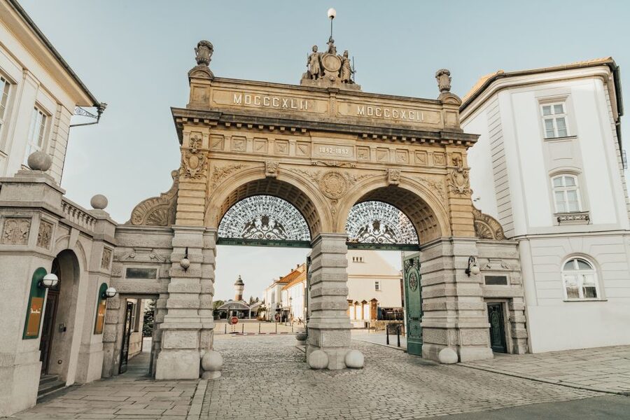 Pilsen: Pilsner Urquell Brewery Tour with Beer Tasting - Key points before you book