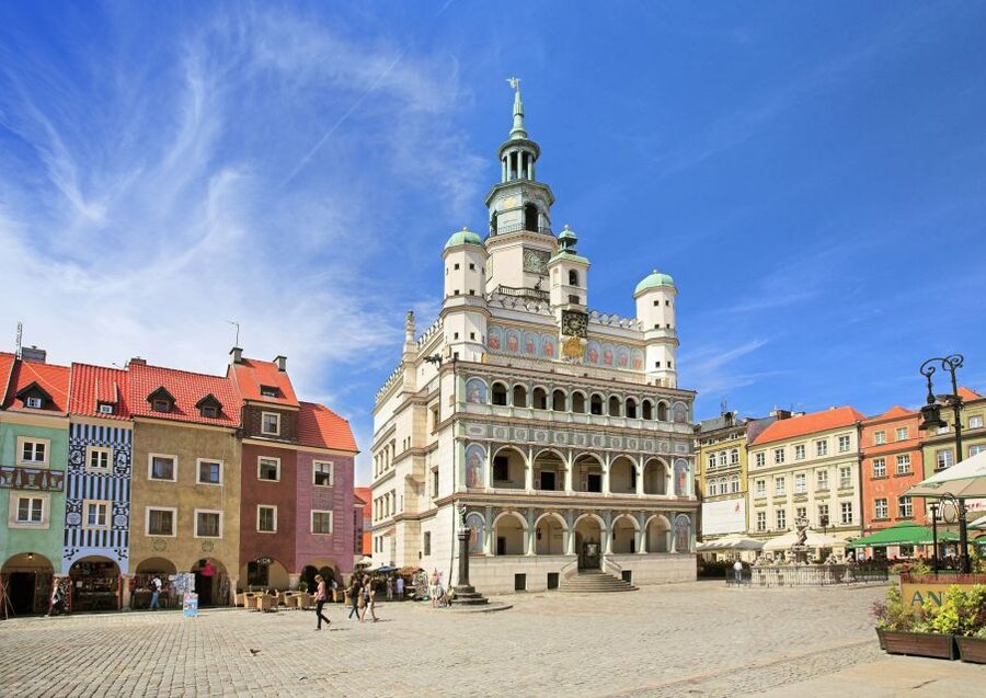 Poznan: City and Brewery Private Walking Tour with Beer - Languages, timing, and meeting your guide