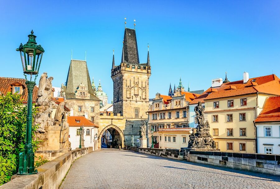 Prague: 3-Hour Beer Tour and Traditional Czech Dinner - The walk adds context to the beer
