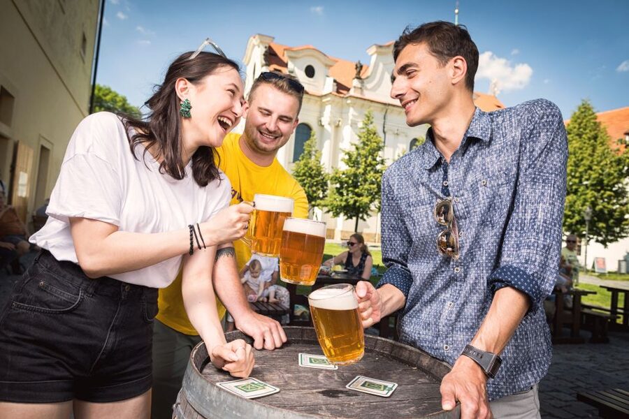 Prague: Castle Side Breweries & Pubs Guided Walking Tour - Who should book this evening walk