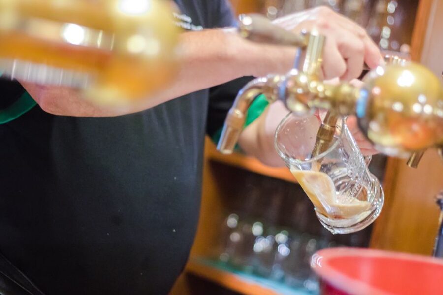Prague: Legendary Beer Tour with Dinner - Charles Bridge to Karlova Street
