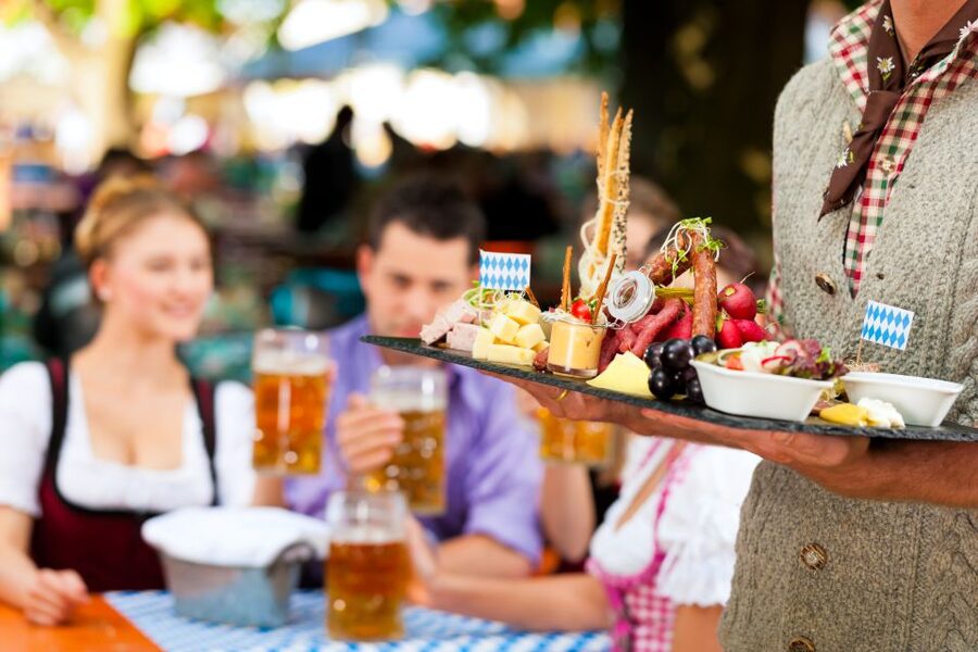 Private Beer Tasting Tour in Munich with Oktoberfest Museum - Four hours means a full beer and food meal