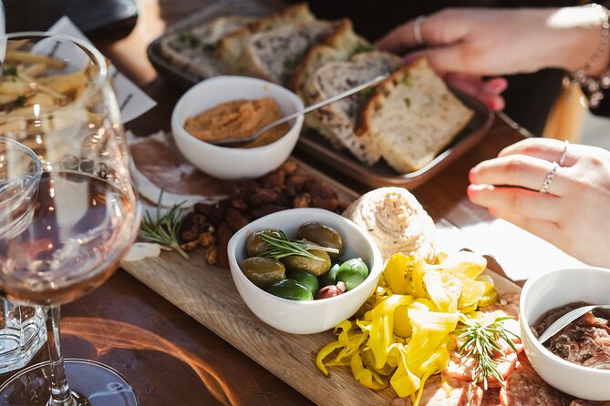 Queenstown: Afternoon Wine & Beer Tour with Platters - Why this Gibbston afternoon works so well