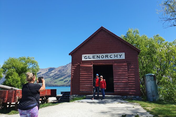 Queenstown Hop-on Hop-off Evening Beer Tour - The Fork and Tap in Arrowtown