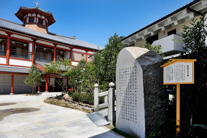 Small-Group Walking Tour of Matsuyama and Minakuchi Brewery - The guide and the small-group feel