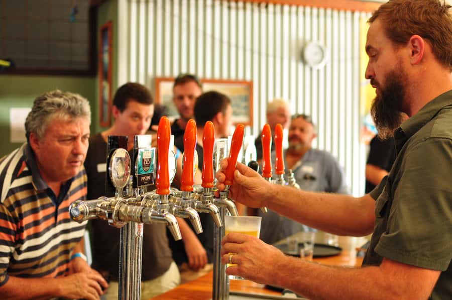 Sunshine Coast: Brewery Tour with lunch - Lunch Gives the Tasting Schedule Some Balance