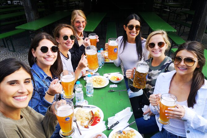 Superior E-Bike Tour incl. 3rd Reich Sites & a beer Garden Stop - Marienplatz: begin with Munich’s public heart
