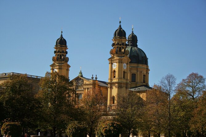 Superior E-Bike Tour incl. 3rd Reich Sites & a beer Garden Stop - The English Garden: a full hour for the city’s outdoor life