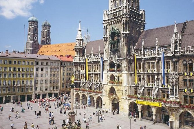 Superior E-Bike Tour incl. 3rd Reich Sites & a beer Garden Stop - Odeonsplatz and Feldherrnhalle: where the story turns dark