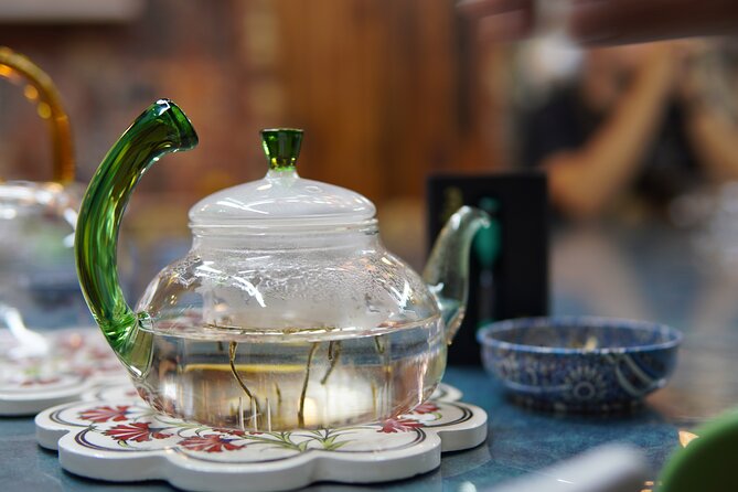 World Teas and Turkish Tea Brewing & Tasting Workshop in Istanbul - Five tea worlds packed into 90 minutes