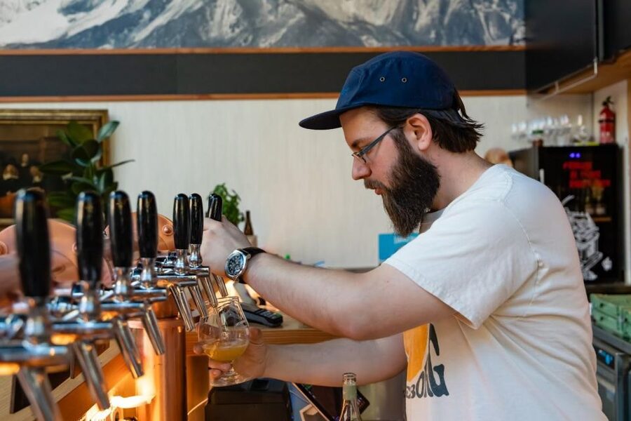 Zurich Beer Tour - tasting tour with a local beer expert - Eight small pours, with room for more